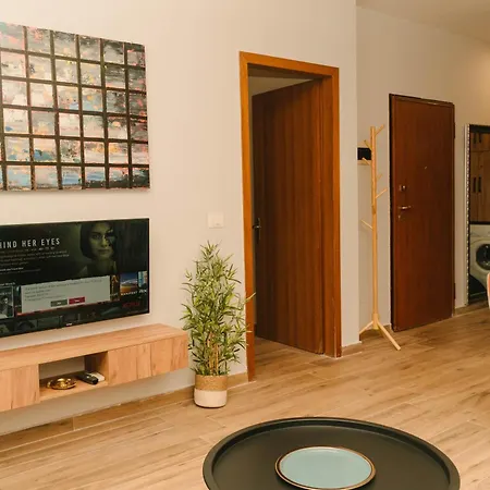 Flat On Relaxing Appartamento Golem (Tirana)
